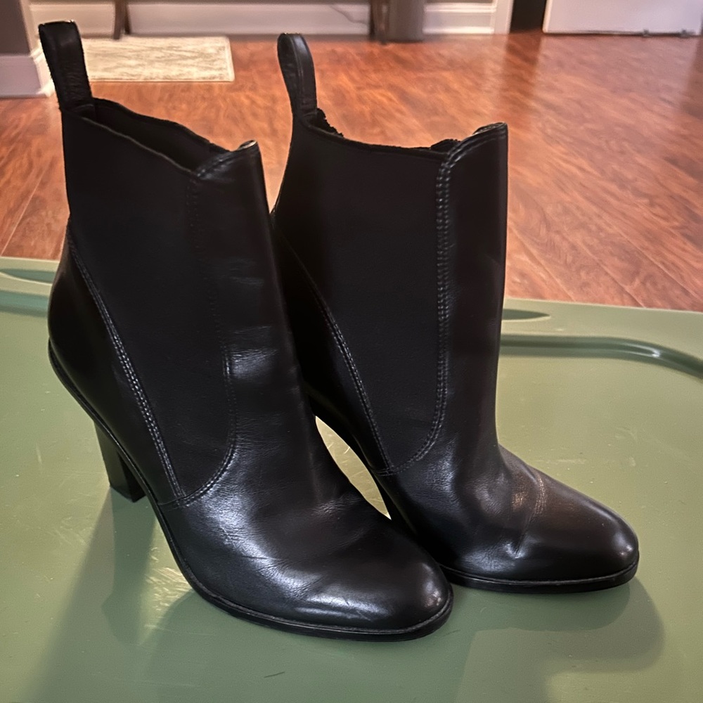 Black heeled Boots